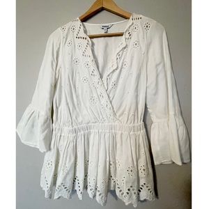 Express Women’s White V-Neck Light Weight Hourglass Figure Spring Summer Blouse